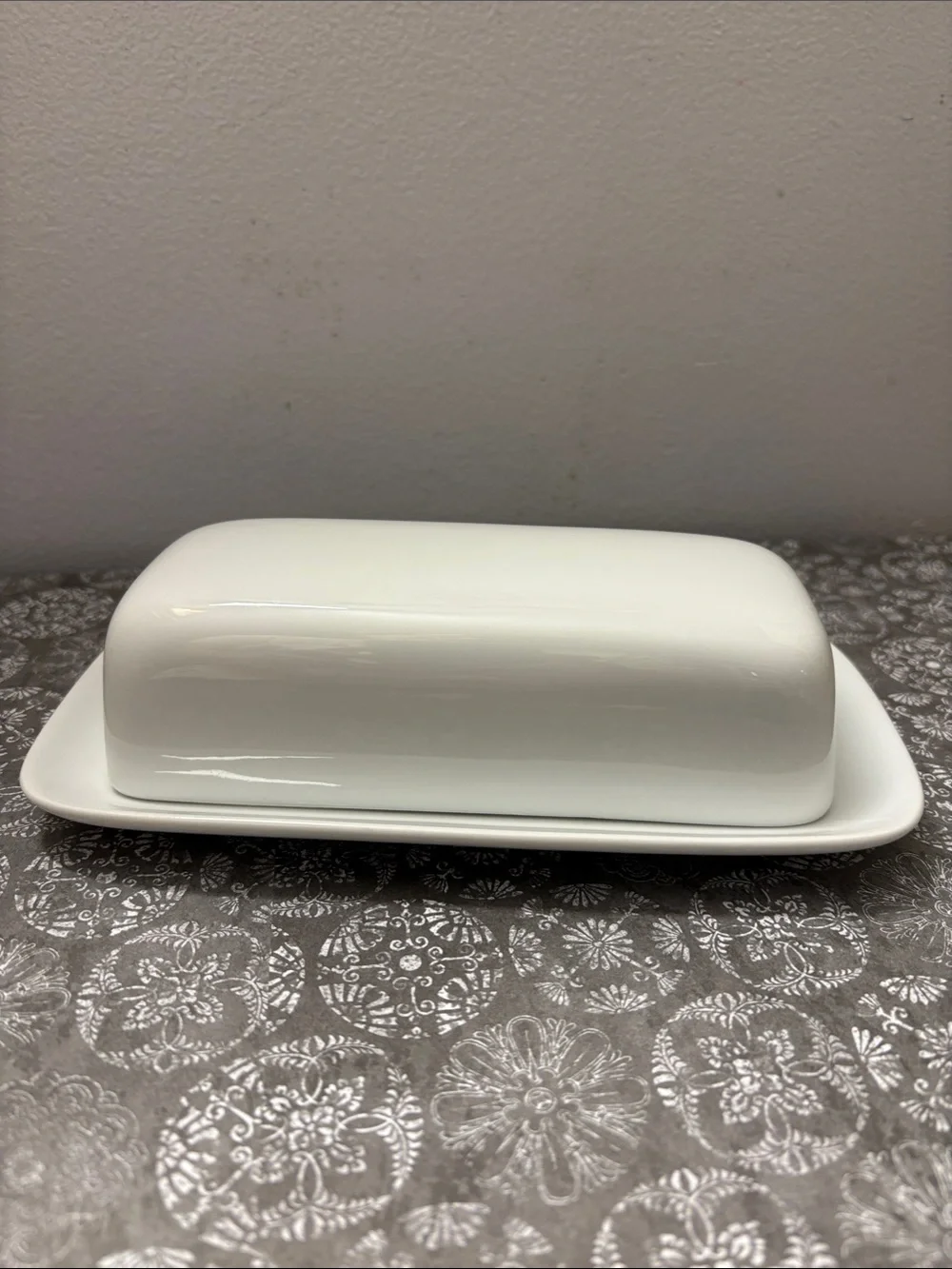 White Ceramic Butter Dish - Classic Covered Butter Keeper